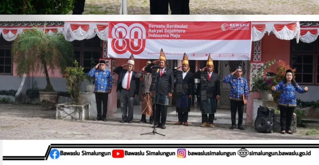 Bawaslu Simalungun Melaksanakan Upacara Peringatan HUT Kemerdekaan RI ke-80 di Halaman Kantor Bawaslu Simalungun  